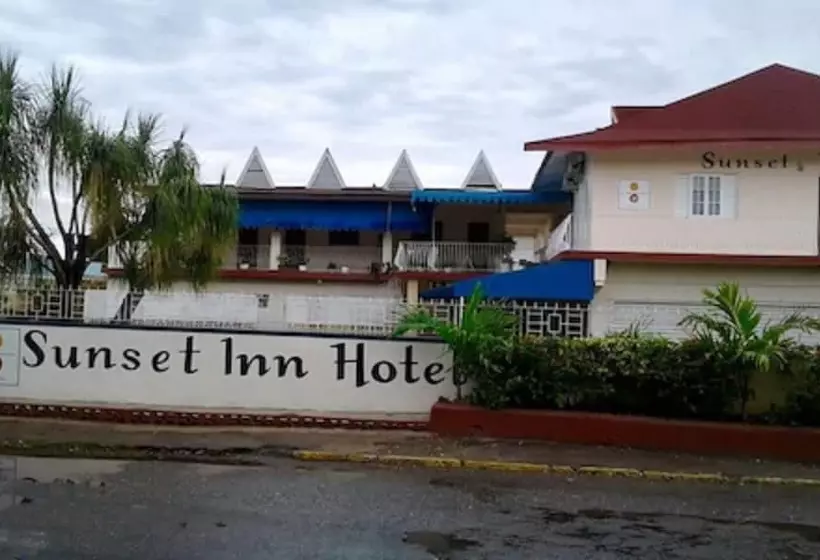 هتل Sunset Inn