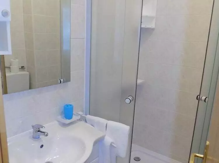 Majatalo Rooms And Apartments Galeb