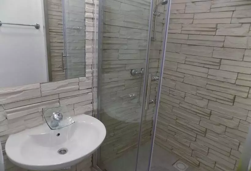 Majatalo Rooms And Apartments Galeb