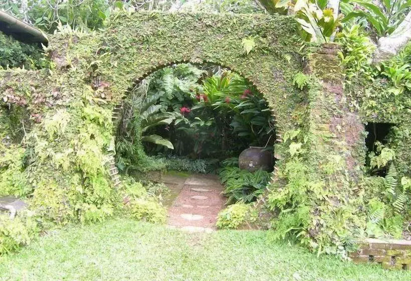 پانسیون Sankarest Villa