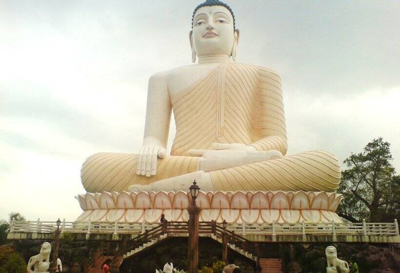 ペンション Sankarest Villa