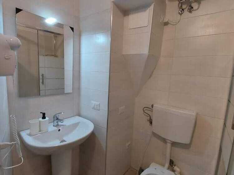 تختخواب و صبحانه Le Ginestre In Centro