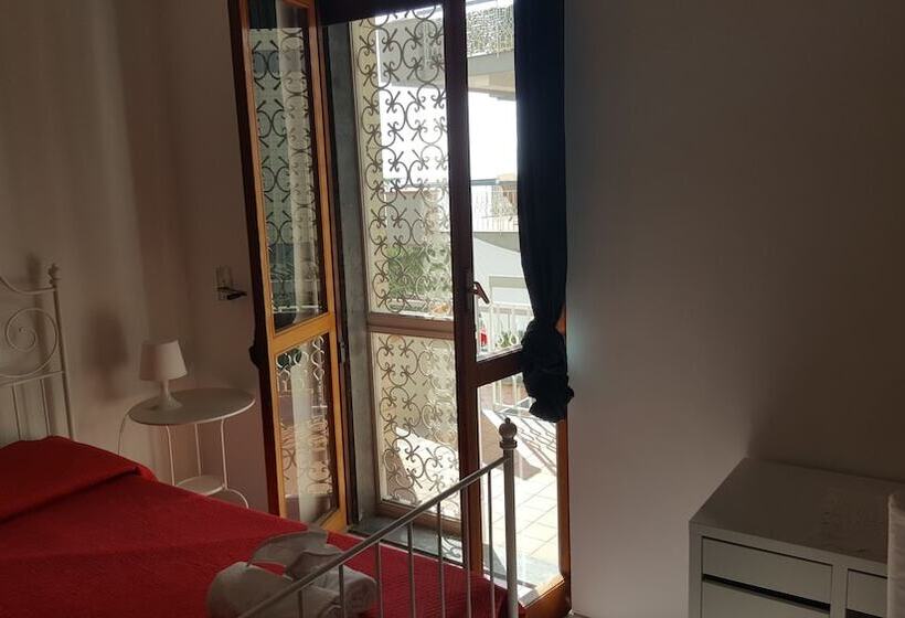 تختخواب و صبحانه Le Ginestre In Centro