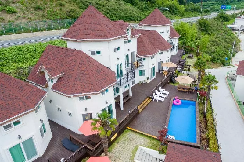 Geojerowa Pension