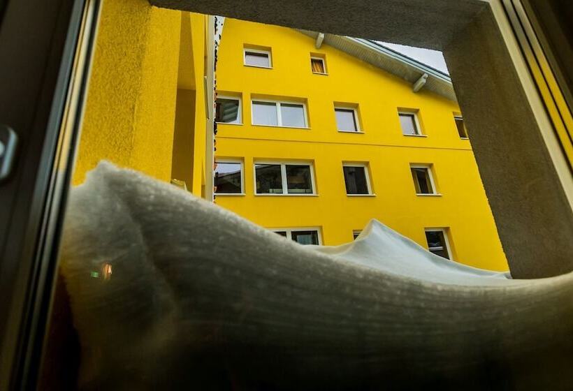 ホテル Basekamp Mountain Budget