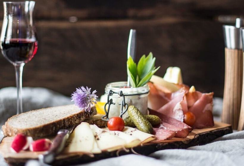 ホテル Basekamp Mountain Budget