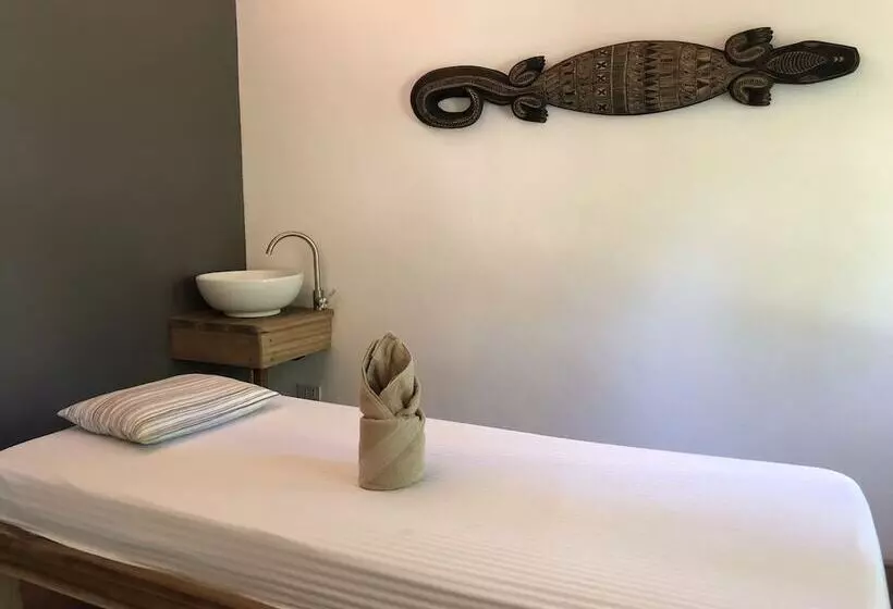 هتل Mahogany Resort & Spa