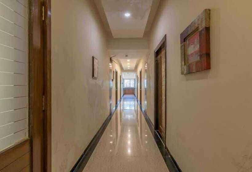 Hotell Treebo Reveniir Resort