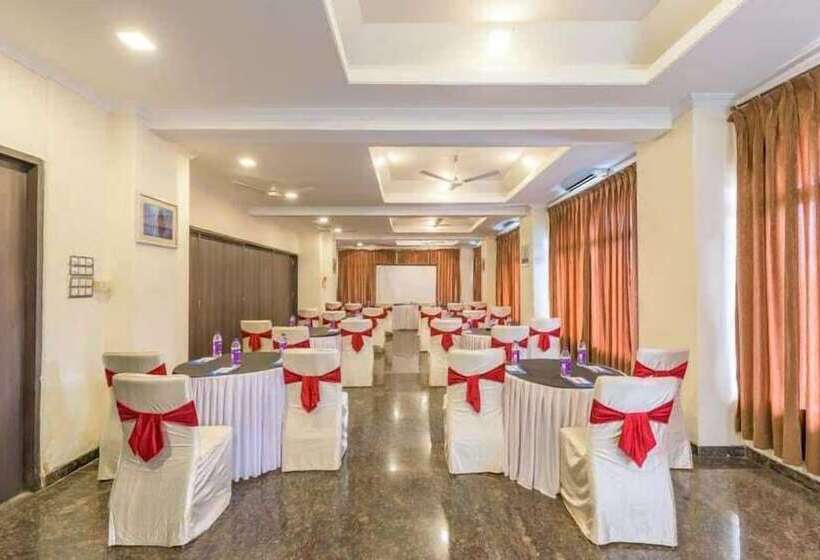 Hotell Treebo Reveniir Resort