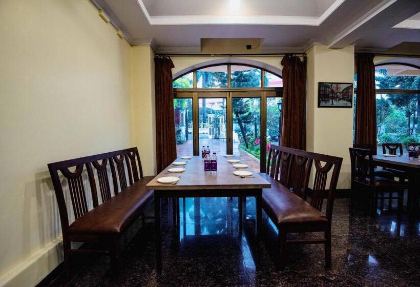 Hotell Treebo Reveniir Resort