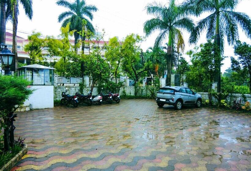 Hotell Treebo Reveniir Resort