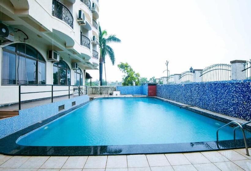 Hotell Treebo Reveniir Resort