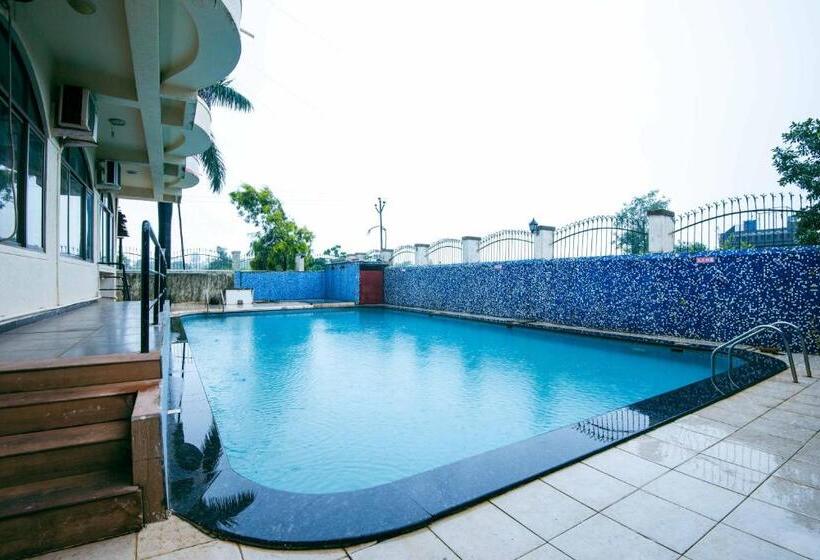 Hotell Treebo Reveniir Resort