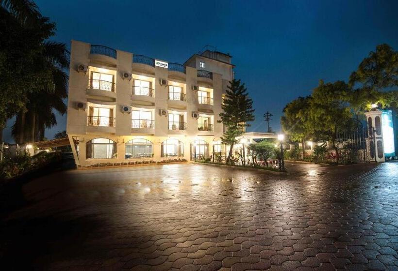 Hotell Treebo Reveniir Resort