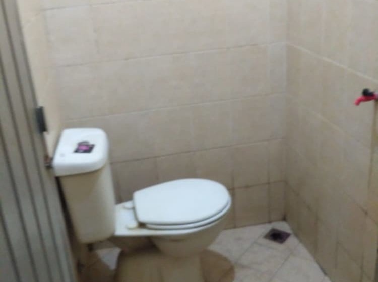 פנסיון Adikarta Guesthouse Seturan