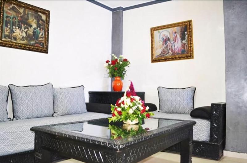 Royal London Apart &