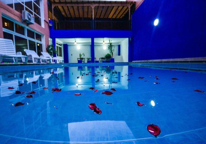 Royal London Apart &