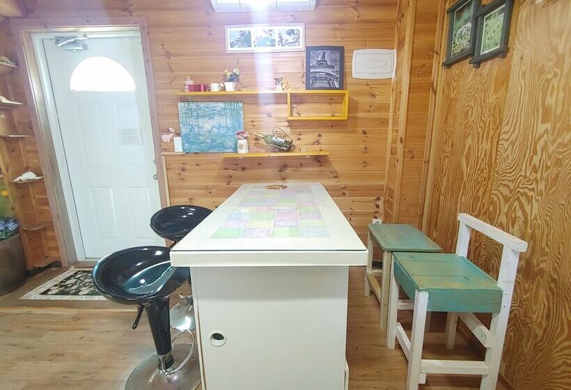 Salmon Village Pension