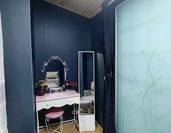 Salmon Village Pension