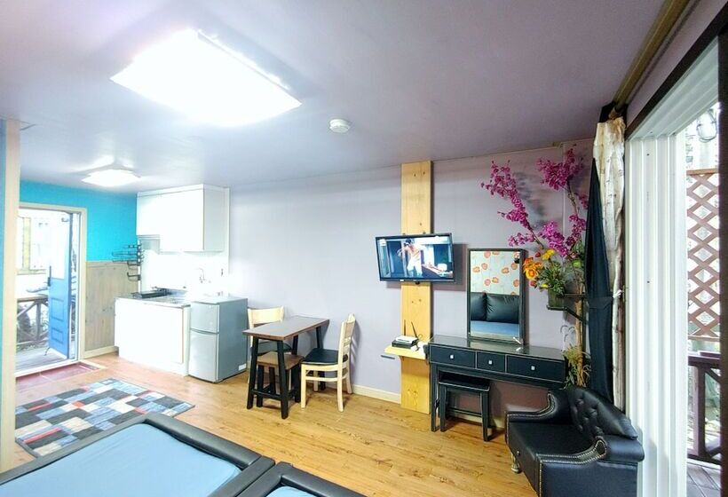 Salmon Village Pension