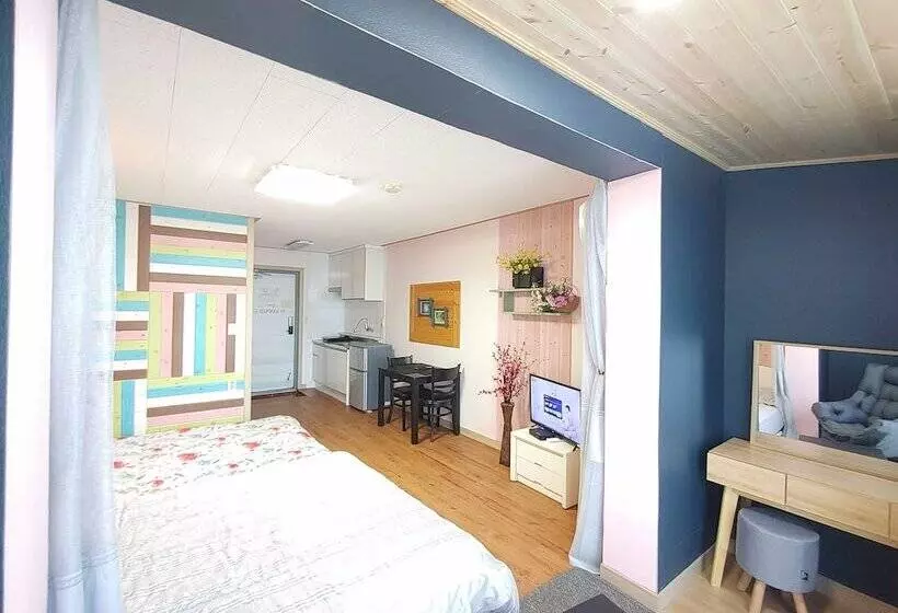 Salmon Village Pension