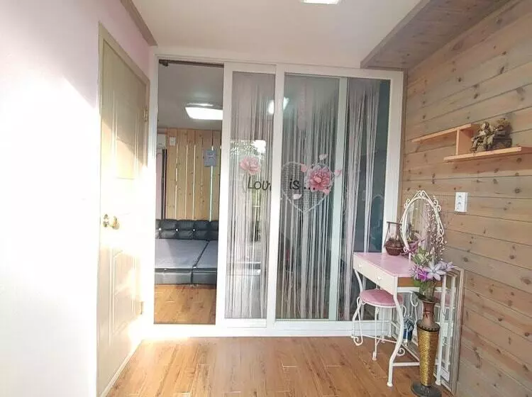 Salmon Village Pension