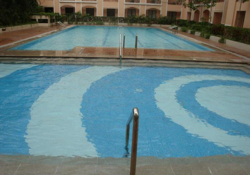 Sarasota Residential Resort, Newport City