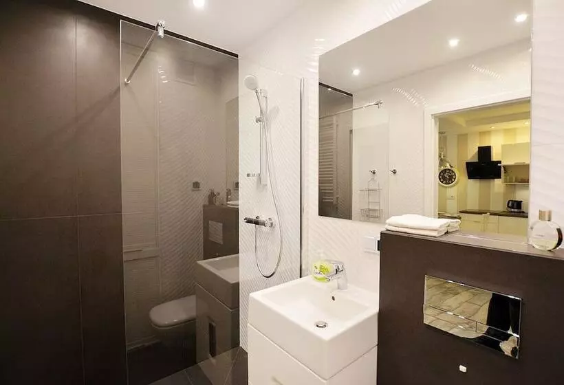 Golden Sun Apartments    Bursztynowe