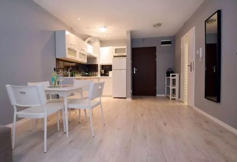 Golden Sun Apartments    Bursztynowe