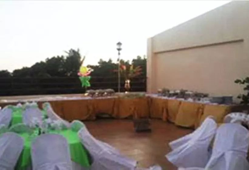 ホテル Citi Grand Inn