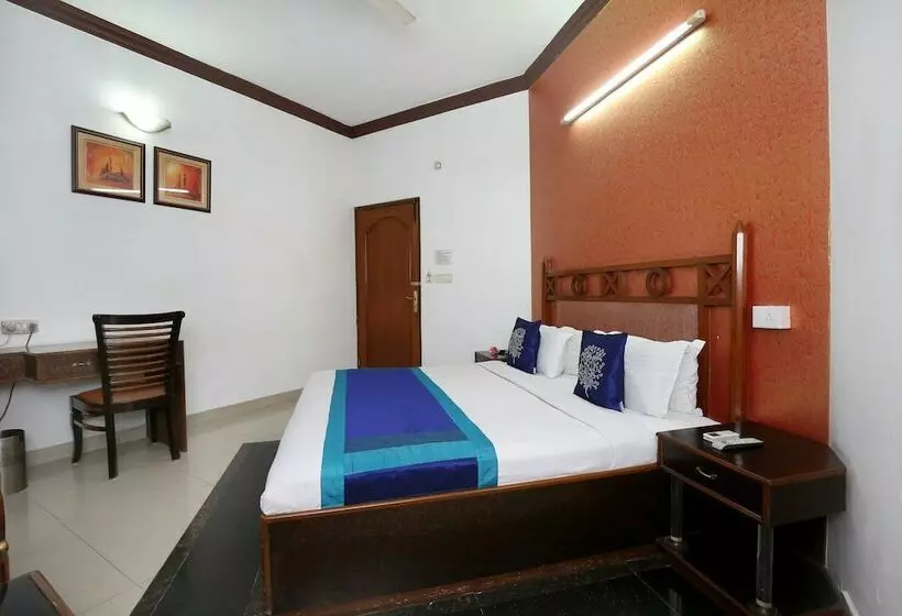 Hotelli Sekhon Grand