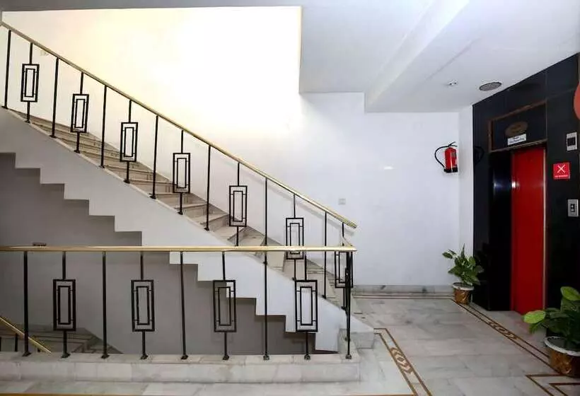 Hotelli Sekhon Grand