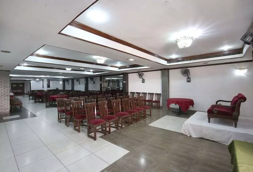 Hotelli Sekhon Grand