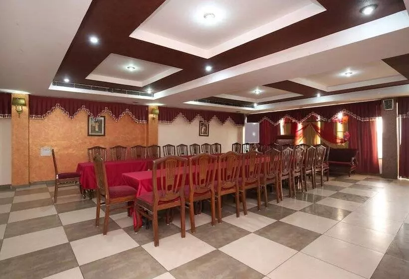 Hotelli Sekhon Grand