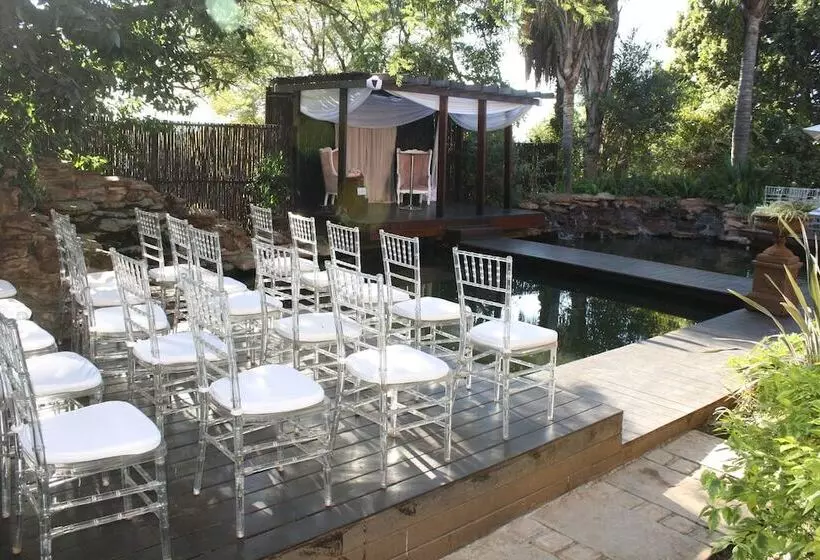 ホテル The Garden Venue