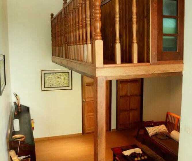 Pensió Atap Homestay