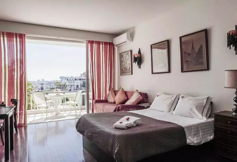 Rent4rest Estoril Beachfront Apartments