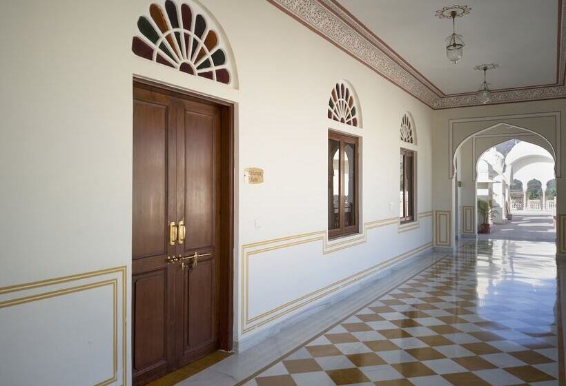 Resort The Jaibagh Palace