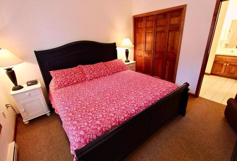 Baileys Harbor Yacht Club Resort