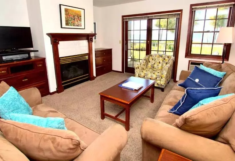 Baileys Harbor Yacht Club Resort