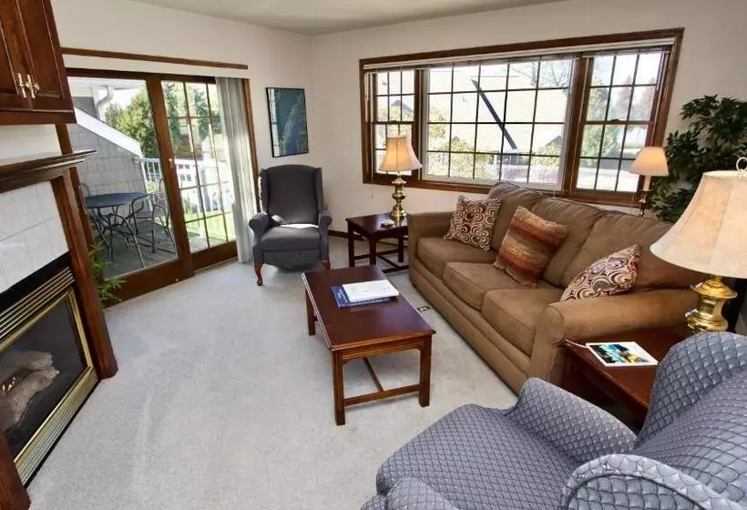 Baileys Harbor Yacht Club Resort