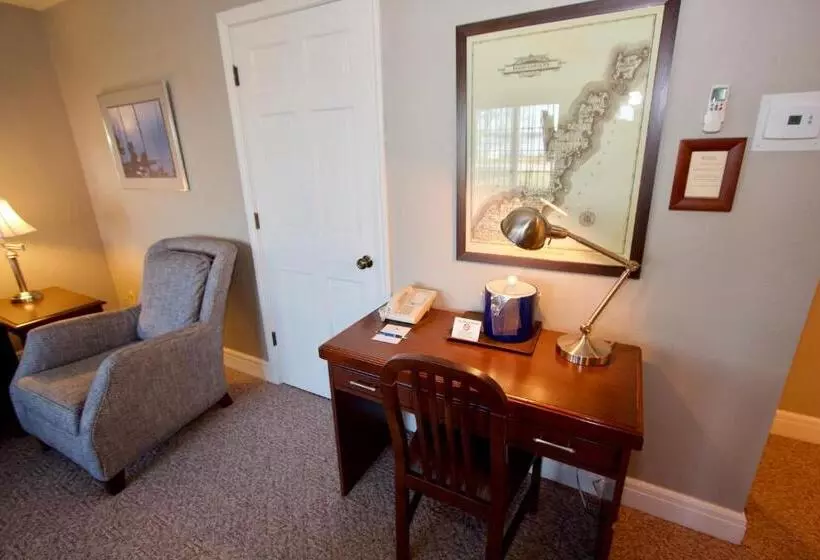 Baileys Harbor Yacht Club Resort