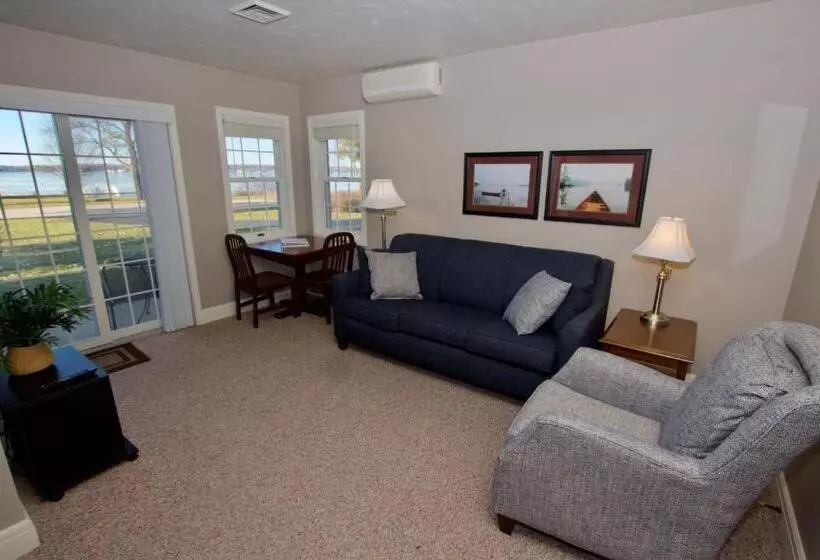 Baileys Harbor Yacht Club Resort