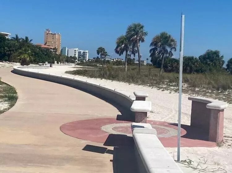 Beachside Resort Motel