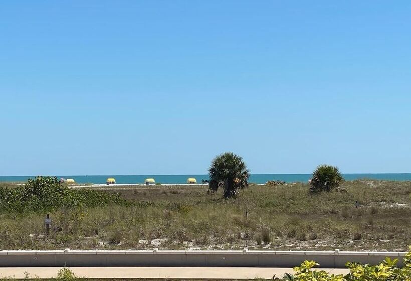 Beachside Resort Motel