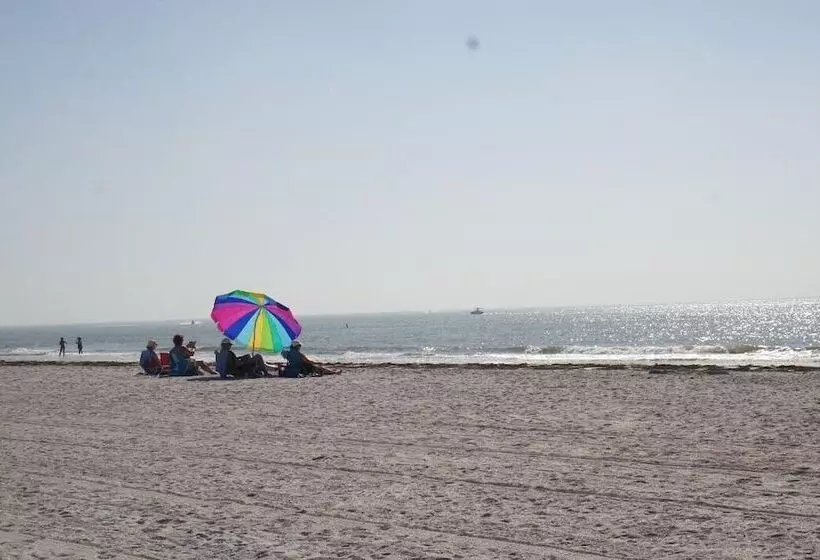 Beachside Resort Motel