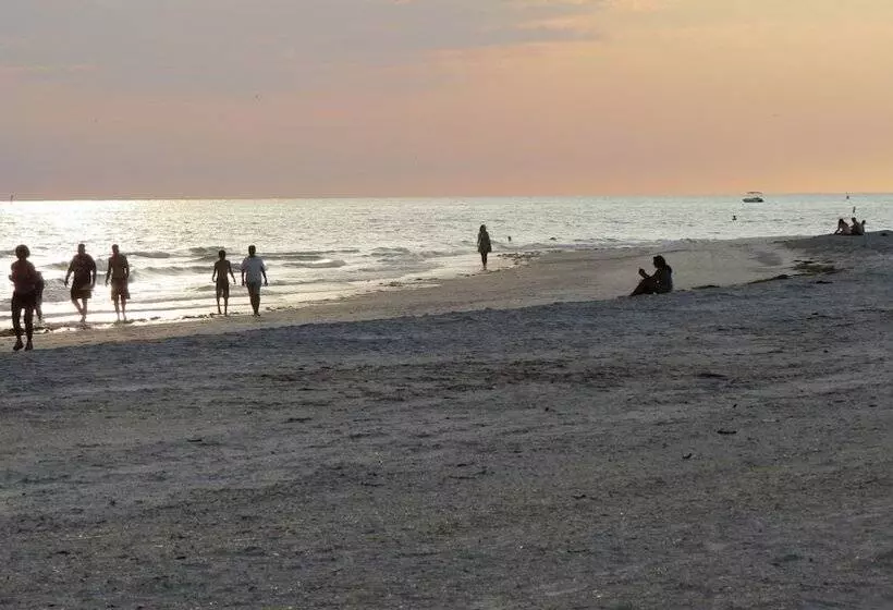 Beachside Resort Motel