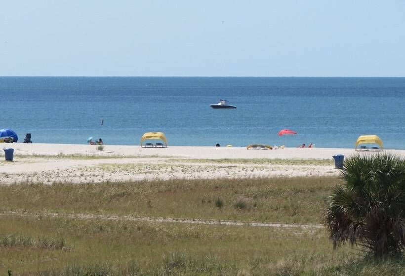 Beachside Resort Motel