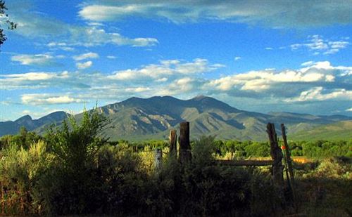 تختخواب و صبحانه American Artists Gallery House Bed&Breakfast