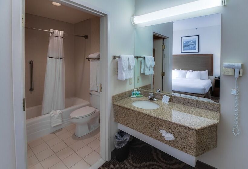 هتل Ashmore Inn And Suites Lubbock